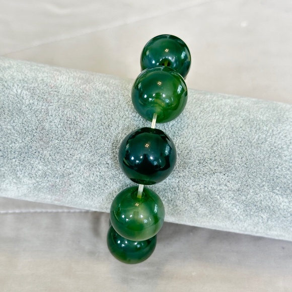 Large Green Nephrite beaded stretchy bracelet, type of Jade. - Picture 4 of 14